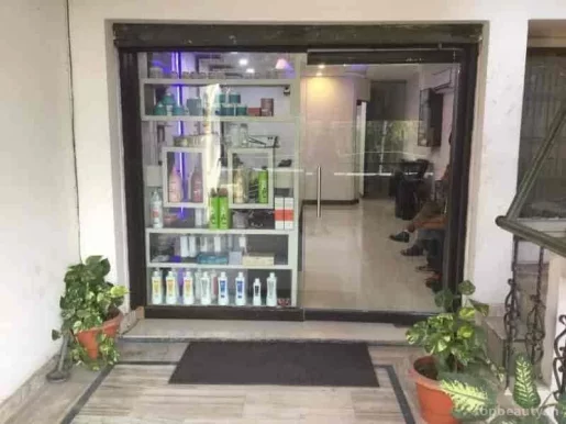 The Barber Looks Unisex Salon, Ludhiana - Photo 3
