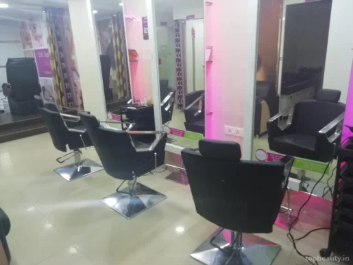 Green Trends Unisex Hair & Style Salon, Madurai - Photo 3