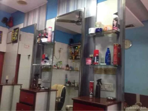 Thakur Men's Salon, Mumbai - Photo 3