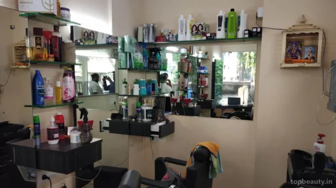 M18 Hair Studio Unisex, Mumbai - Photo 1