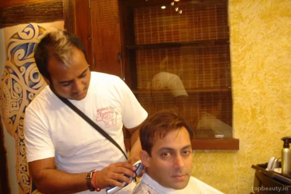 Hakim's Aalim Hair Salon, Mumbai - Photo 3