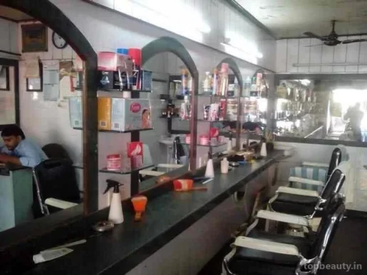 Clive Hair Cutting Salon, Mumbai - Photo 4
