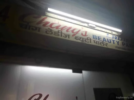 Chang's Ladies Beauty Parlour, Mumbai - Photo 5