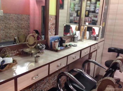 Sinaka Beauty Parlour, Mumbai - Photo 1