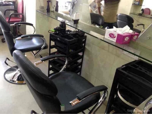 Rajesh Hair Cuting Saloon, Mumbai - Photo 6