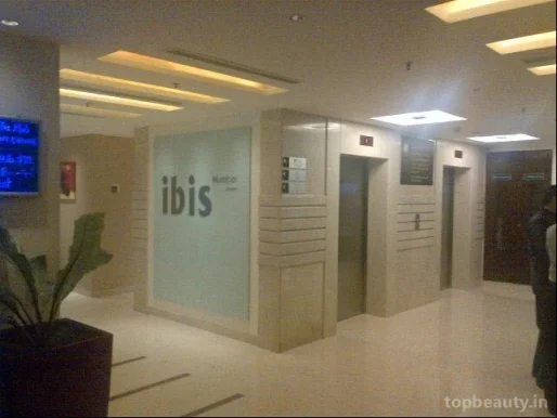 Ibis hotel, Mumbai - Photo 2