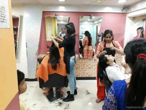 Golden Touch Beauty Parlour, Mumbai - Photo 3