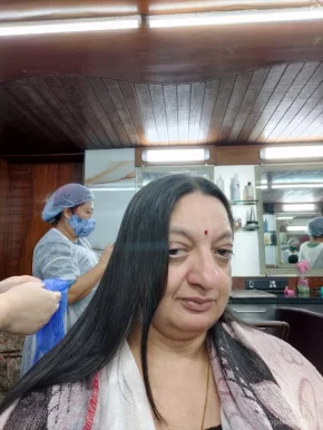 Chang's Ladies' Hair Dressers, Mumbai - Photo 3