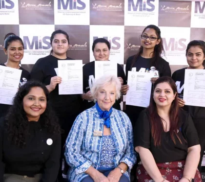Meerras International School of Makeup & More (mis) – Nail extension in Mumbai