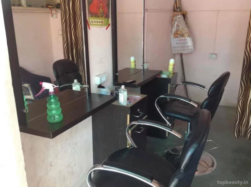 New Hair Family Salon, Nagpur - Photo 6