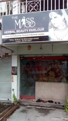 The Miss Herbal Beauty Parlour, Nagpur - Photo 6