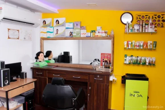 Makeover Beauty Studio By Deepa (Beauty Clinic, Makeup Artist, Hairstylist in Nagpur), Nagpur - Photo 4