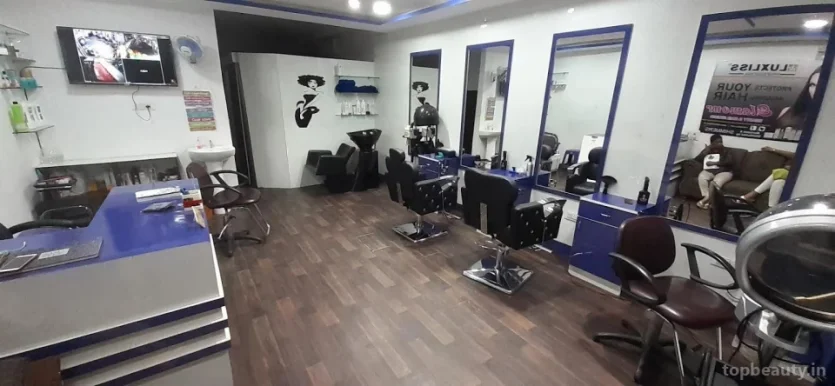 Shortcutz Hair&Beauty Unisex Salon- Salon in Ramdaspeth, Nagpur - Photo 4