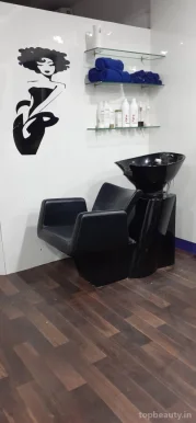 Shortcutz Hair&Beauty Unisex Salon- Salon in Ramdaspeth, Nagpur - Photo 2