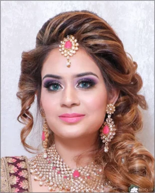 Bharti Taneja's ALPS Beauty Clinic and Unisex Saloon, Noida - Photo 1