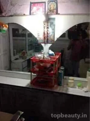 Raj hair dresser cutting seloon, Noida - Photo 2