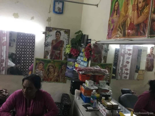 Himalya Beauty Parlour, Noida - Photo 7