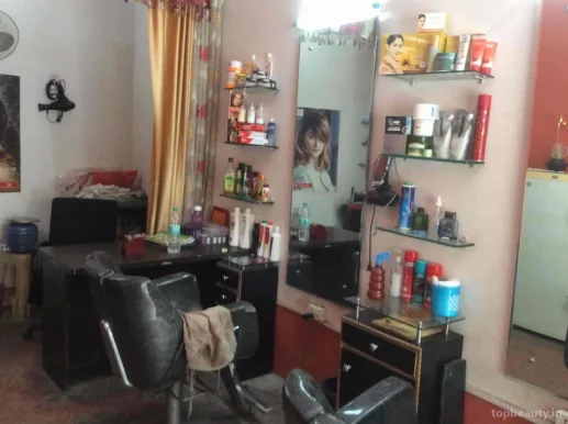 Classic Unisex Hair Saloon, Noida - Photo 2