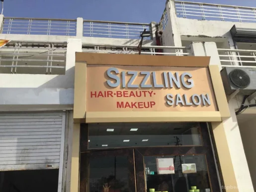 Sizzling Unisex Salon, Noida - Photo 1