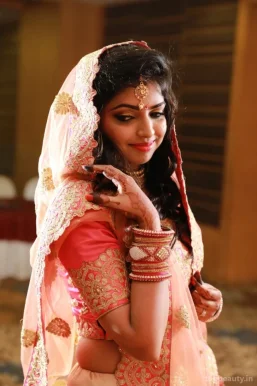 Lionize Unisex Salon & Spa | Best Makeup Artist in Wagholi, Pune | Best Bridal Makeup Artist For Home Pune, Pune - Photo 1