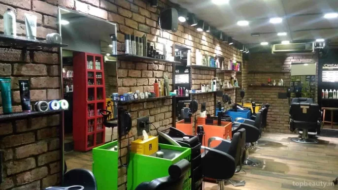 Hakim's Aalim Hair n Beauty Lounge, Pune - Photo 3