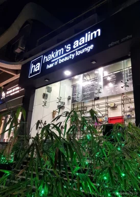 Hakim's Aalim Hair n Beauty Lounge, Pune - Photo 2