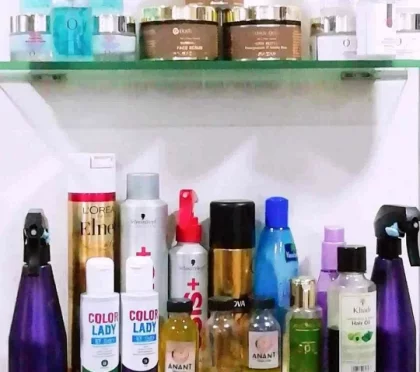 CURL UP & Dye Hair and beauty Salon – Face massage in Mumbai