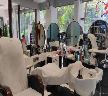 De'Loix Creative Beauty Centre – Prp therapy in Mumbai