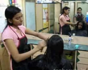 Bharti Didi Beauty Salon, Mumbai - Photo 2