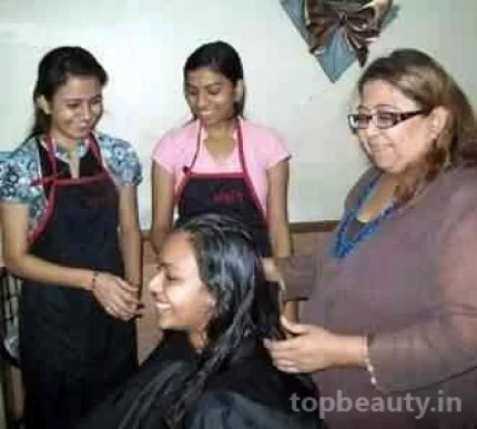 Bharti Didi Beauty Salon, Mumbai - Photo 3
