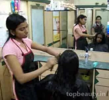 Bharti Didi Beauty Salon, Mumbai - Photo 2