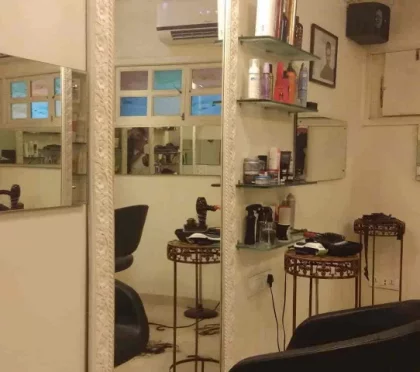 Rikoshe Salon & Academy – Hair highlighting in Mumbai