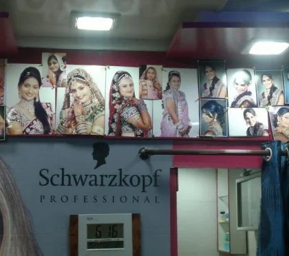 Varsha's Rich N Look Beauty Salon & Studio – Paraffin therapy in Mumbai