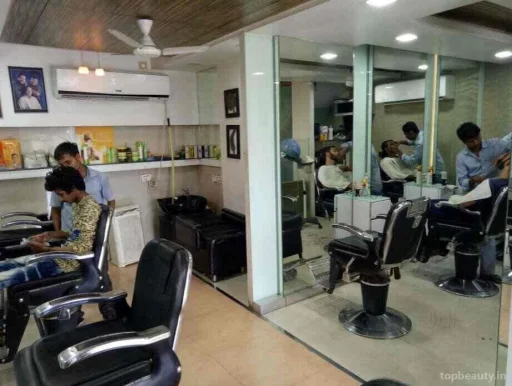 Roopam Hair Salon, Solapur - Photo 4