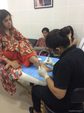Beauty & Curves Laser Clinic - Specialist in Skin, Hair & Body Shaping in Vesu Surat, Surat - Photo 1
