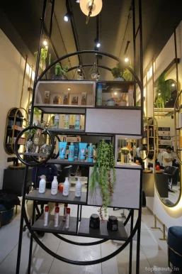 SV unisex hair studio, Surat - Photo 2