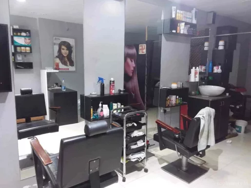 Looks hair salon, Surat - Photo 1