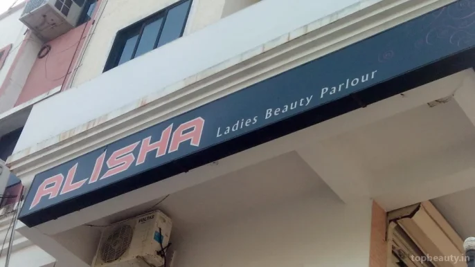 Alisha's Ladies Beauty Parlour, Vadodara - Photo 3