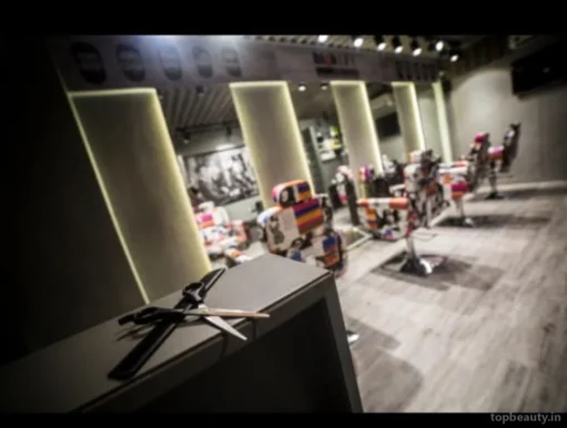 Highlife Hair Studio, Vadodara - Photo 2