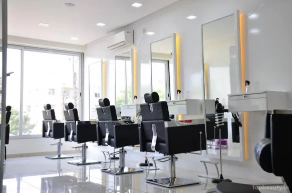 Absolute Hair & Beauty Studio (Salon), Vadodara - Photo 2
