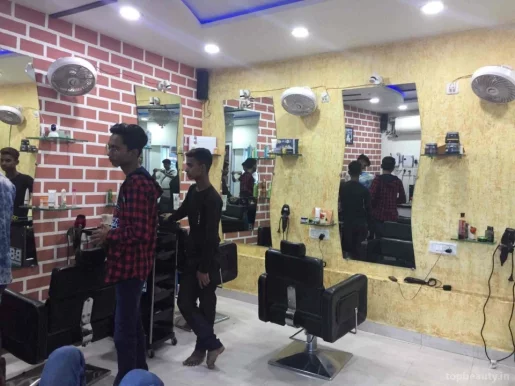 The Hair Trend Professional Men's Salon, Varanasi - Photo 6