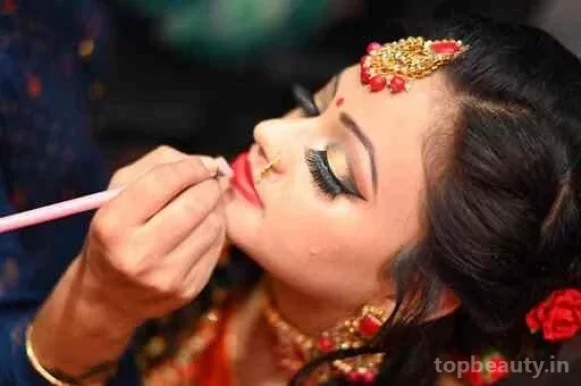 Attractive beauty parlor, Varanasi - Photo 3