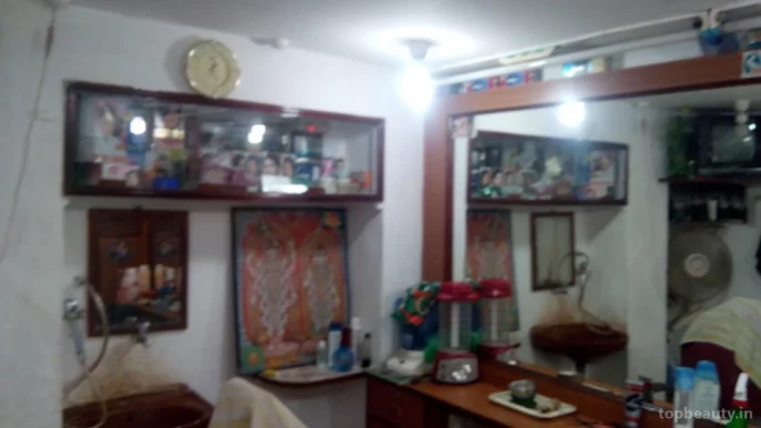 Vinod Hairdresser, Varanasi - Photo 2