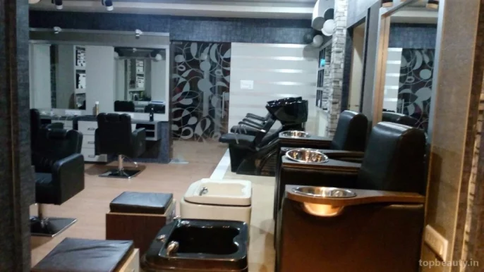The Absolute Makeup Studio Salon & Spa, Varanasi - Photo 5