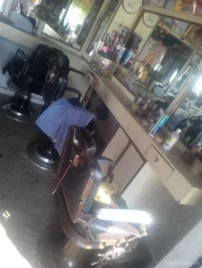 Krishna Hair Cutting Saloon, Varanasi - Photo 3
