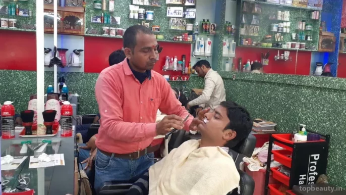 Lal Ji Men's Barber, Varanasi - Photo 8
