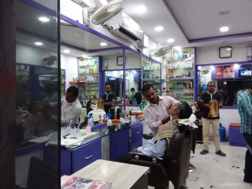 Looks Barber, Varanasi - Photo 7