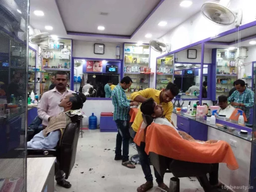 Looks Barber, Varanasi - Photo 2
