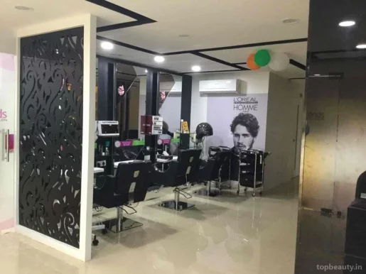 Green Trends Unisex Hair & Style Salon, Visakhapatnam - Photo 7