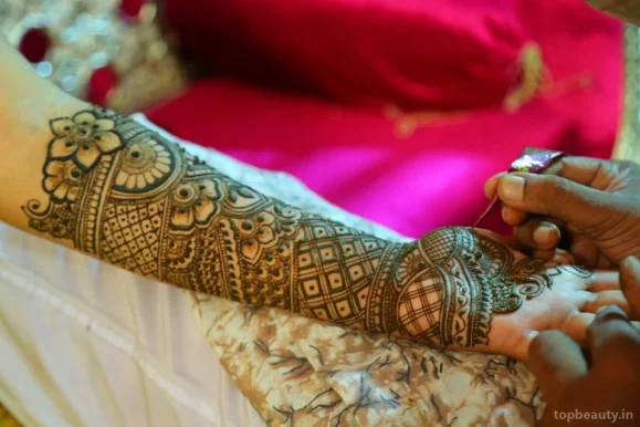 Mehendi Artists / Designer in Vizag, Best Bridal Mehendi Artists for your Wedding in Vizag, Visakhapatnam - Photo 4